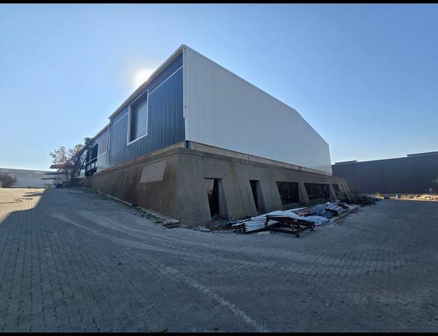 7,000M² WAREHOUSE FOR SALE IN ANDERBOLT